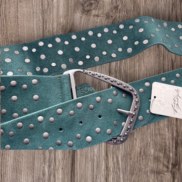 NWT Free People Gemini Hip Belt in Uncut Emerald - Picture 5 of 10